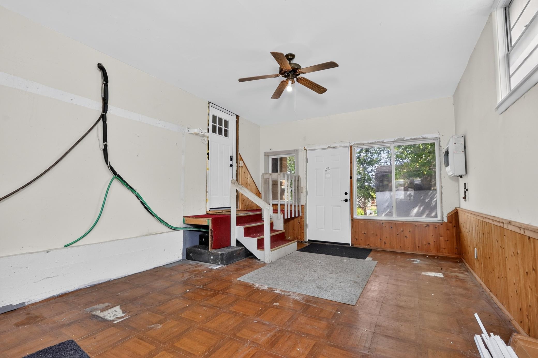 Entryway/Attached Garage