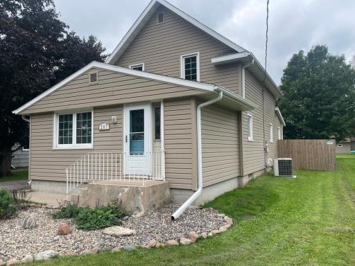 207 1st Avenue NE, Geneva, MN 56035