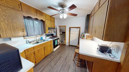 207 1st Avenue NE, Geneva, MN 56035