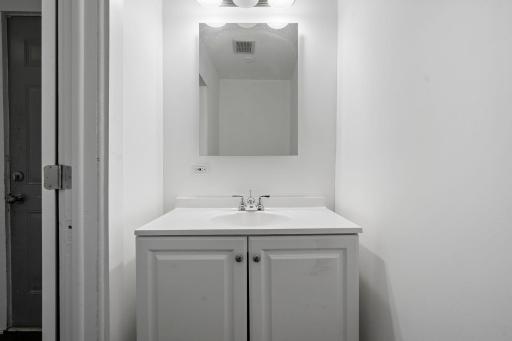15MainBA_3427_Colfax_Ave_N_Minneapolis.jpg