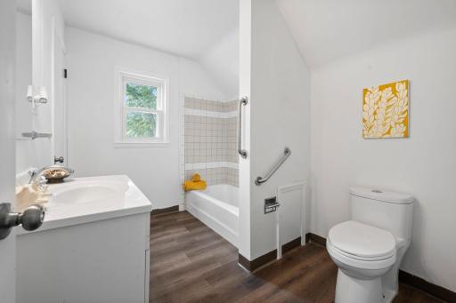 23UpperBA_3427_Colfax_Ave_N_Minneapolis.jpg