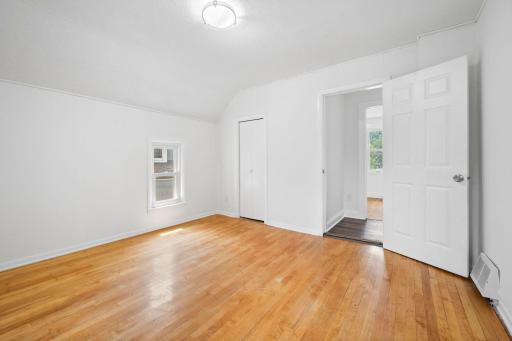 20UpperBD2_3427_Colfax_Ave_N_Minneapolis.jpg