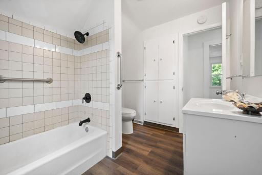 25UpperBA_3427_Colfax_Ave_N_Minneapolis.jpg