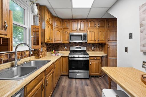 8Kitchen_3427_Colfax_Ave_N_Minneapolis.jpg