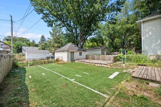 28Backyard_3427_Colfax_Ave_N_Minneapolis.jpg