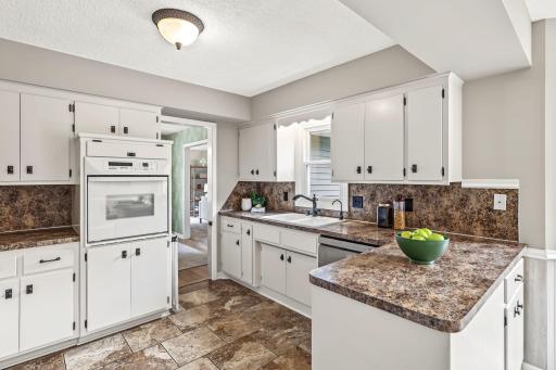 10 Western Terrace, Golden Valley, MN 55426