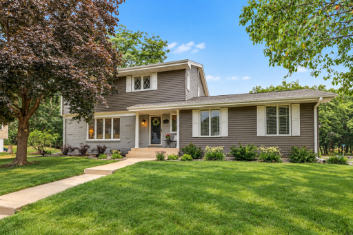 10 Western Terrace, Golden Valley, MN 55426
