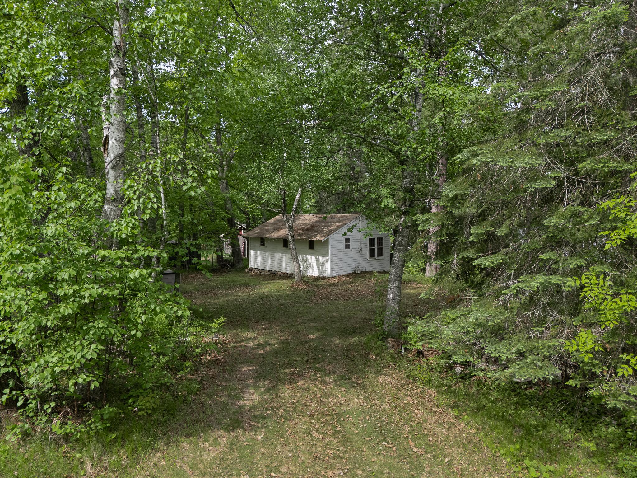 Private setting on 1.38 acres
