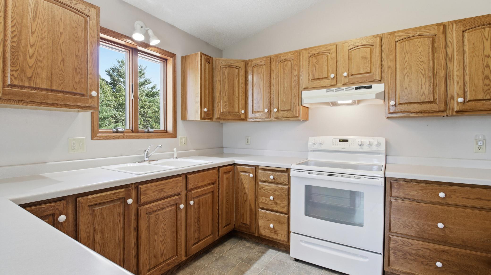 18_2333 8th ave-14.jpg