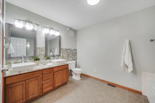 4926 Bisset Lane, 7506, Inver Grove Heights, MN 55076