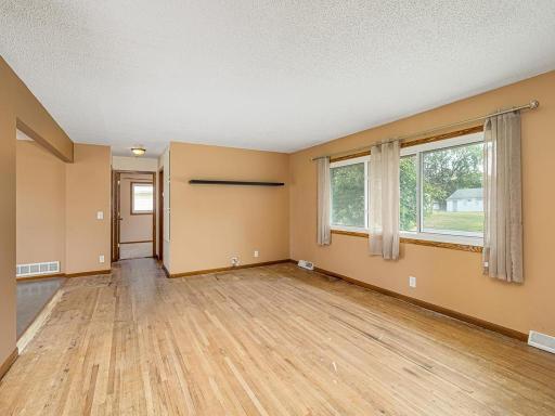 6231 Quail Avenue N, Brooklyn Center, MN 55429
