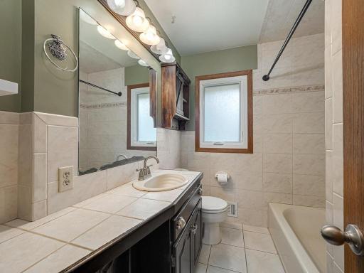6231 Quail Avenue N, Brooklyn Center, MN 55429