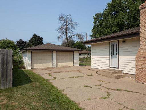 6231 Quail Avenue N, Brooklyn Center, MN 55429