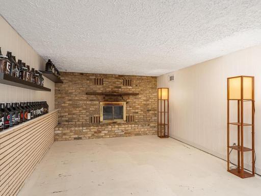 6231 Quail Avenue N, Brooklyn Center, MN 55429