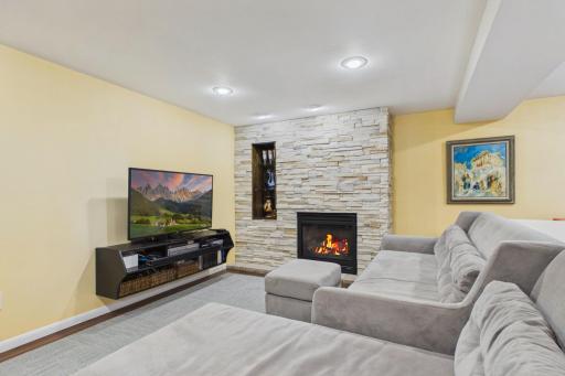 1731 Galtier Street, Roseville, MN 55113