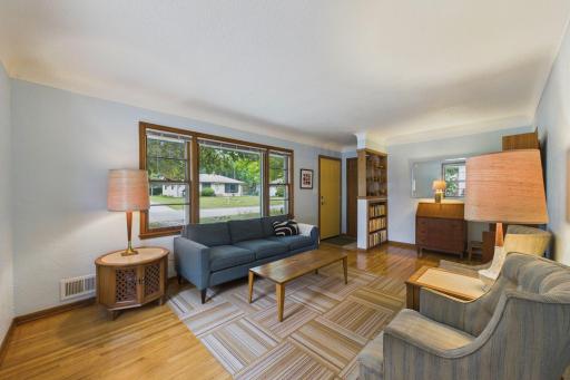 1731 Galtier Street, Roseville, MN 55113