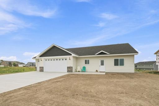 3-web-or-mls-1006 Misty Meadow Blvd-3.jpg