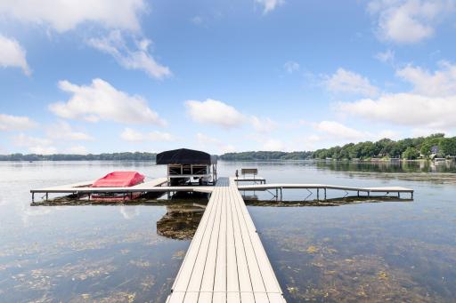 8652 Lake Riley Drive, Chanhassen, MN 55317