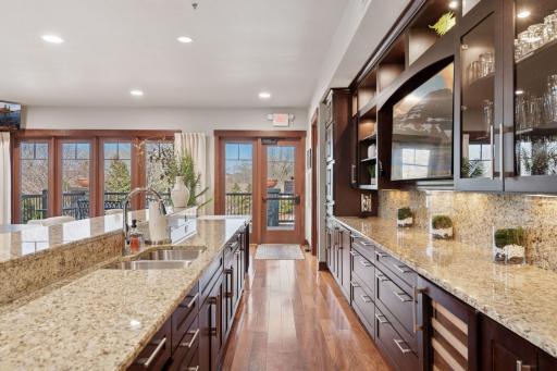 8652 Lake Riley Drive, Chanhassen, MN 55317