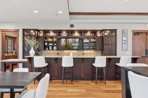8652 Lake Riley Drive, Chanhassen, MN 55317