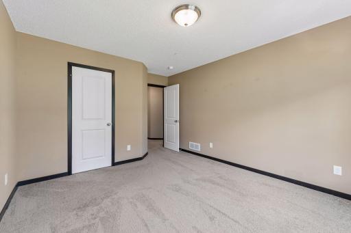 8652 Lake Riley Drive, Chanhassen, MN 55317