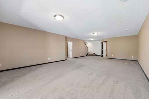 8652 Lake Riley Drive, Chanhassen, MN 55317