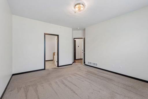 8652 Lake Riley Drive, Chanhassen, MN 55317