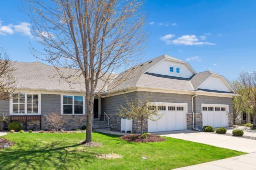 8652 Lake Riley Drive, Chanhassen, MN 55317