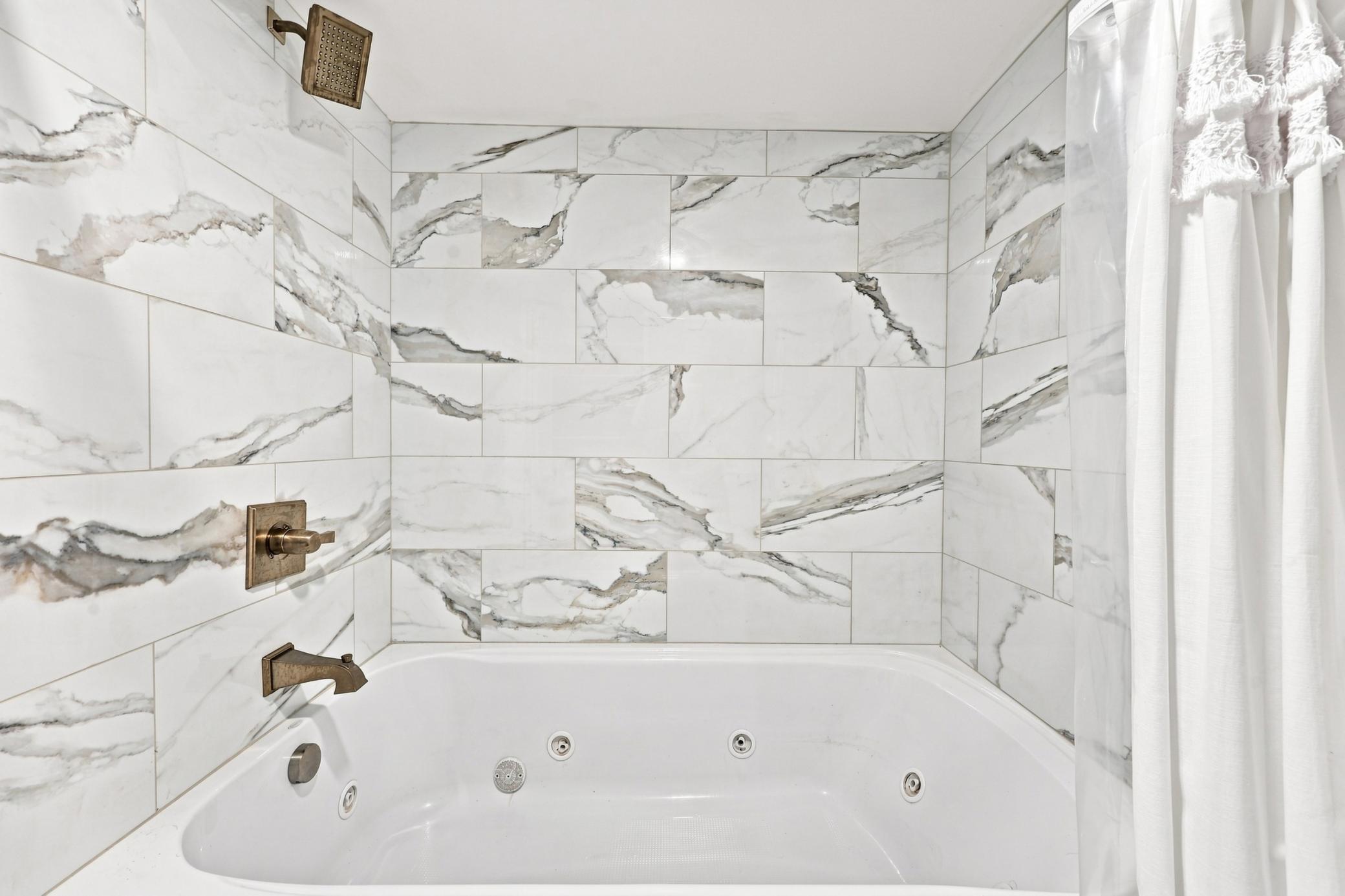 Huge Jetted Tub