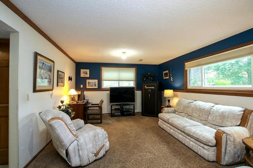 450 School Road NW, Hutchinson, MN 55350