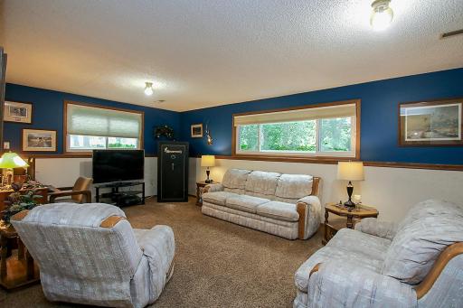 450 School Road NW, Hutchinson, MN 55350