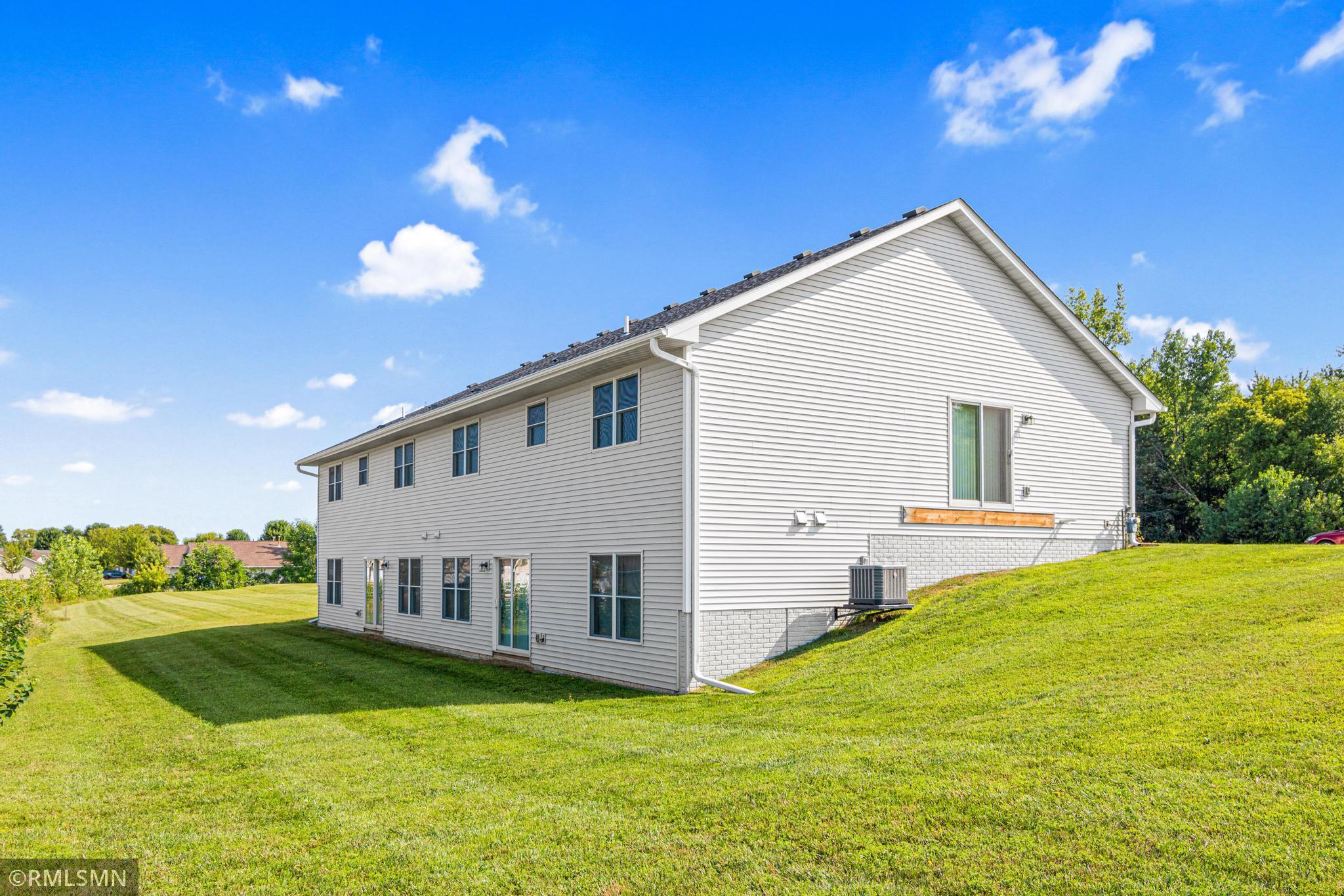 679 Heritage Ln, Hammond, WI-4.jpg