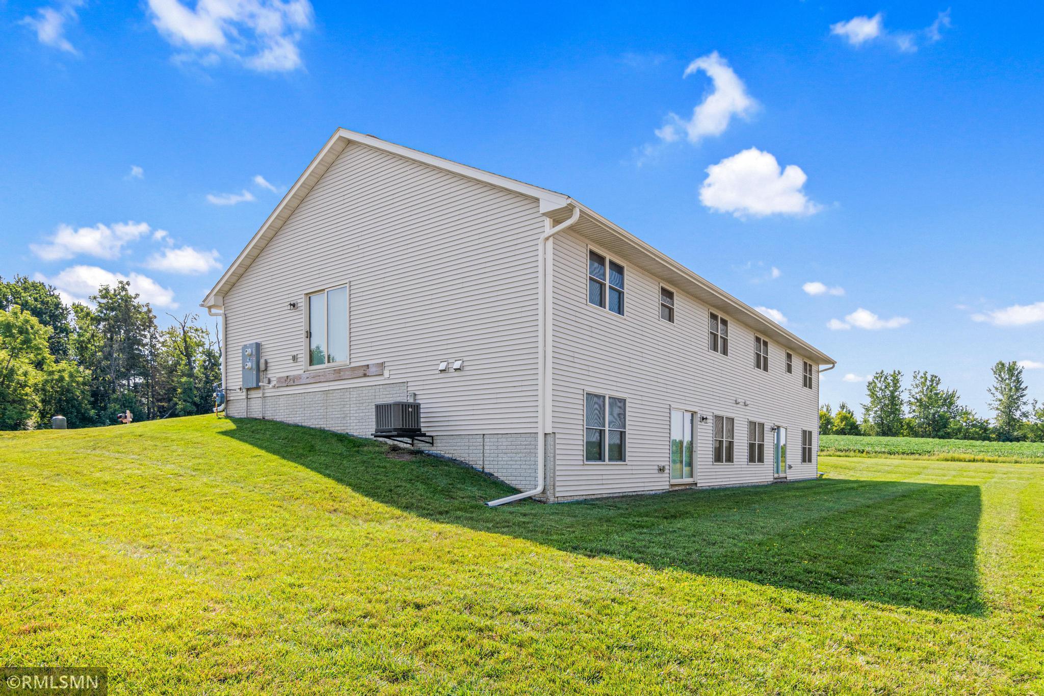679 Heritage Ln, Hammond, WI-5.jpg
