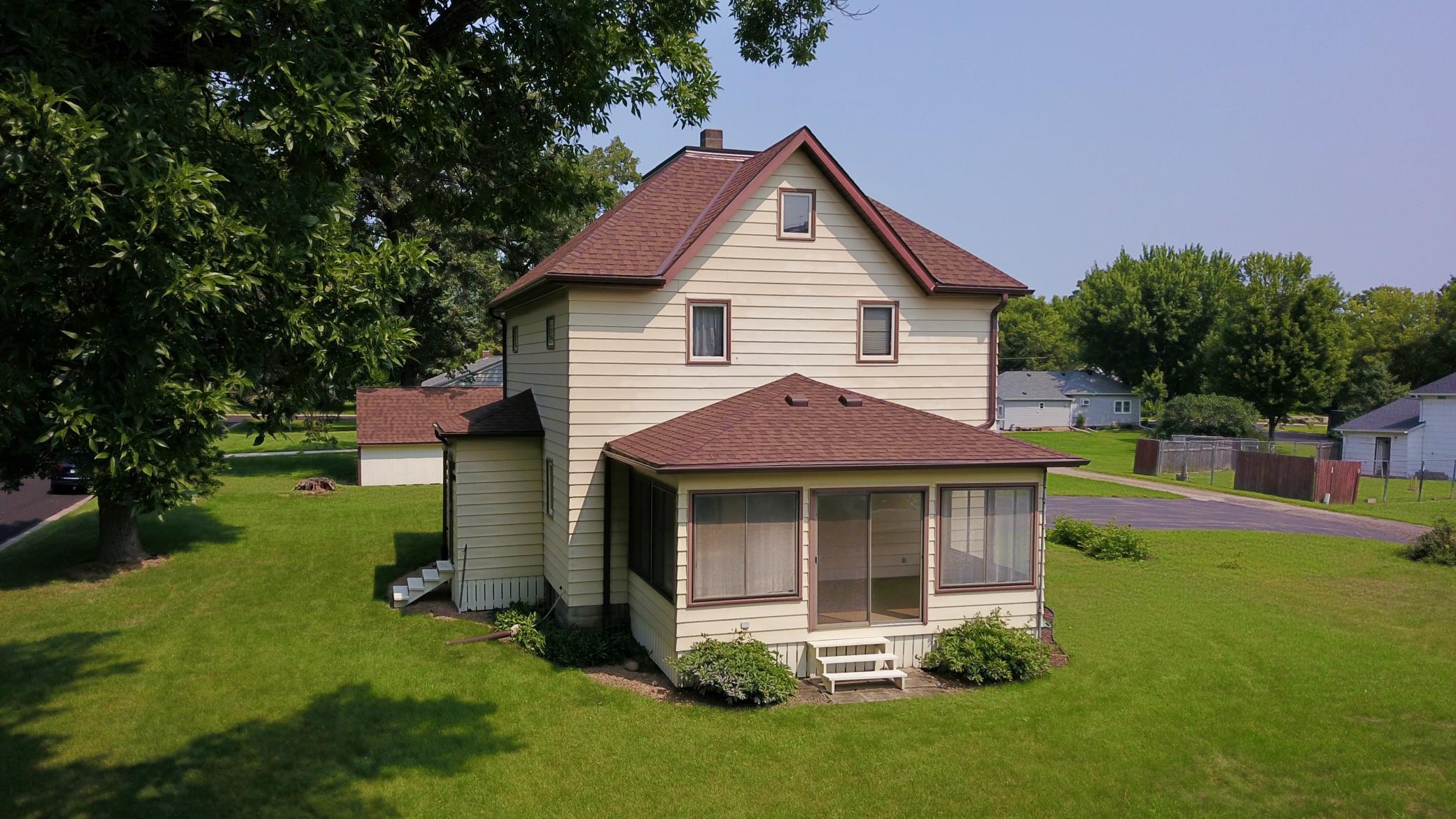 Great view of the 3 season porch area!