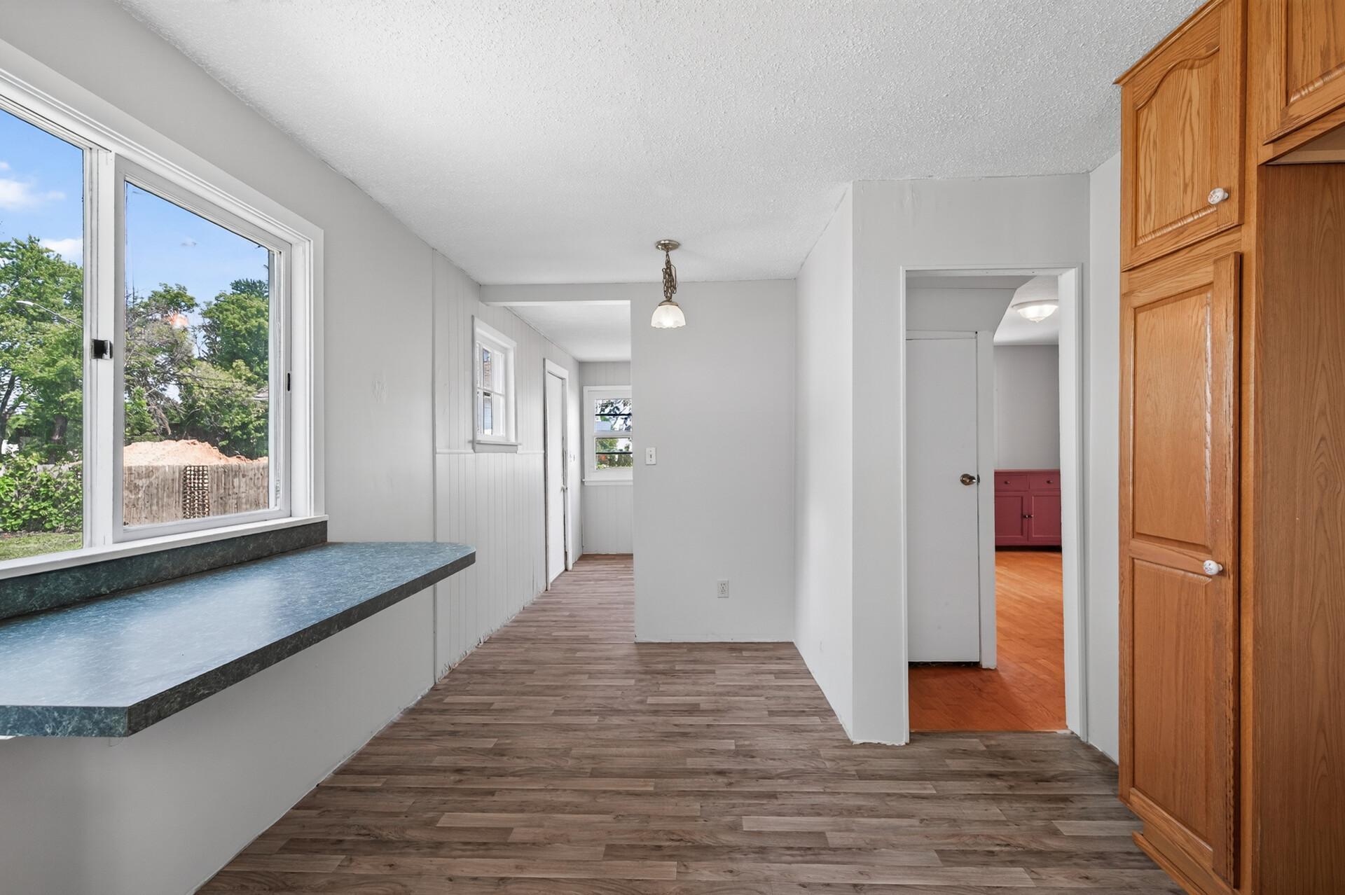 13_5334_Main_St_E13_mls.jpg