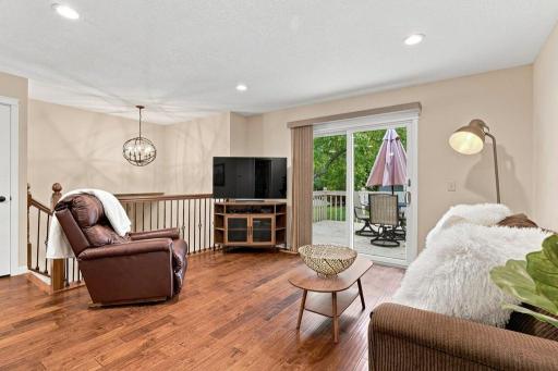 970 Pontiac Lane, Chanhassen, MN 55317
