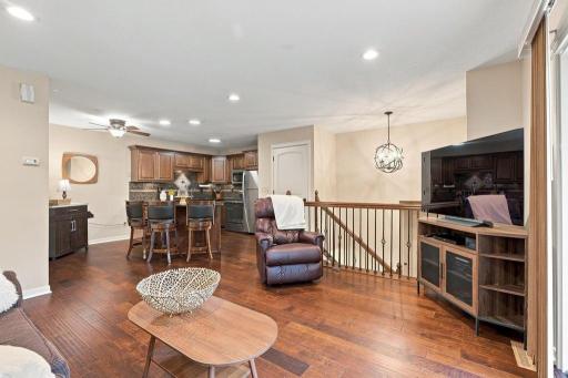 970 Pontiac Lane, Chanhassen, MN 55317