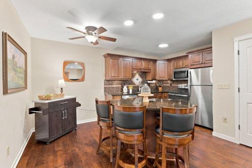 970 Pontiac Lane, Chanhassen, MN 55317