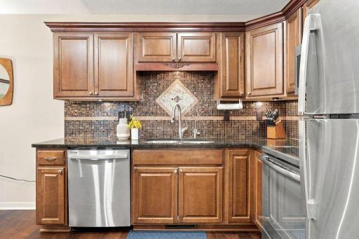 970 Pontiac Lane, Chanhassen, MN 55317
