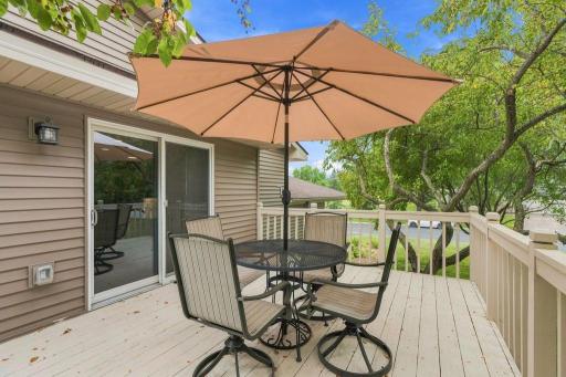 970 Pontiac Lane, Chanhassen, MN 55317