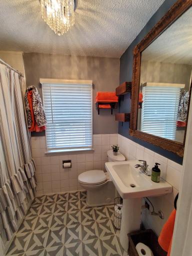 Main floor full bath