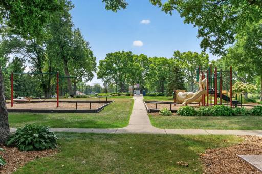 3429 Pilgrim Lane N, Plymouth, MN 55441