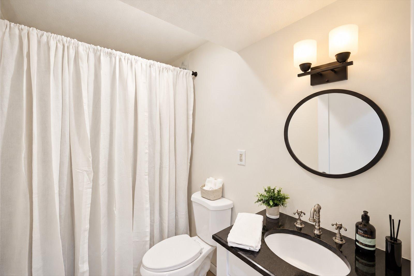 Lower level 1/2 bath