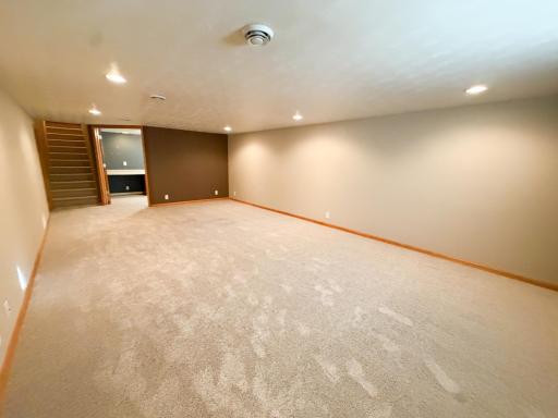 962 Miles Drive, Worthington, MN 56187