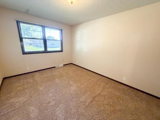 962 Miles Drive, Worthington, MN 56187