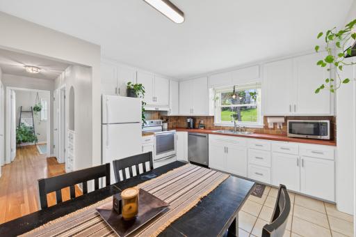 Bright kitchen with all of the essentials!