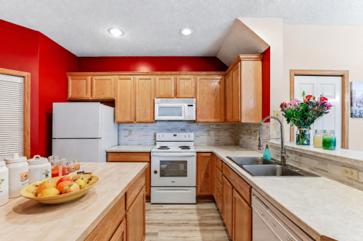 11845 85th Place N, Maple Grove, MN 55369