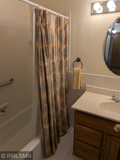 2nd Bath 1020.jpg