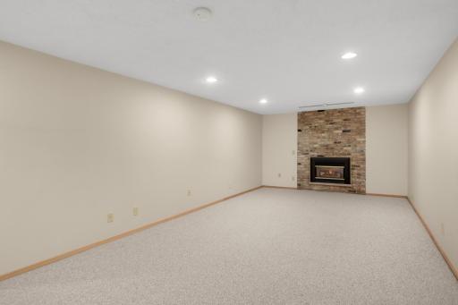 9900 41st Avenue N, Plymouth, MN 55441