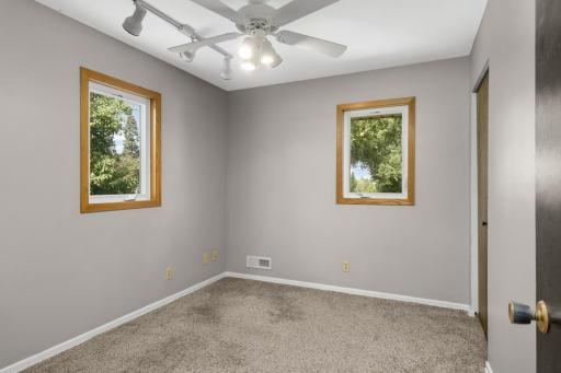 9900 41st Avenue N, Plymouth, MN 55441